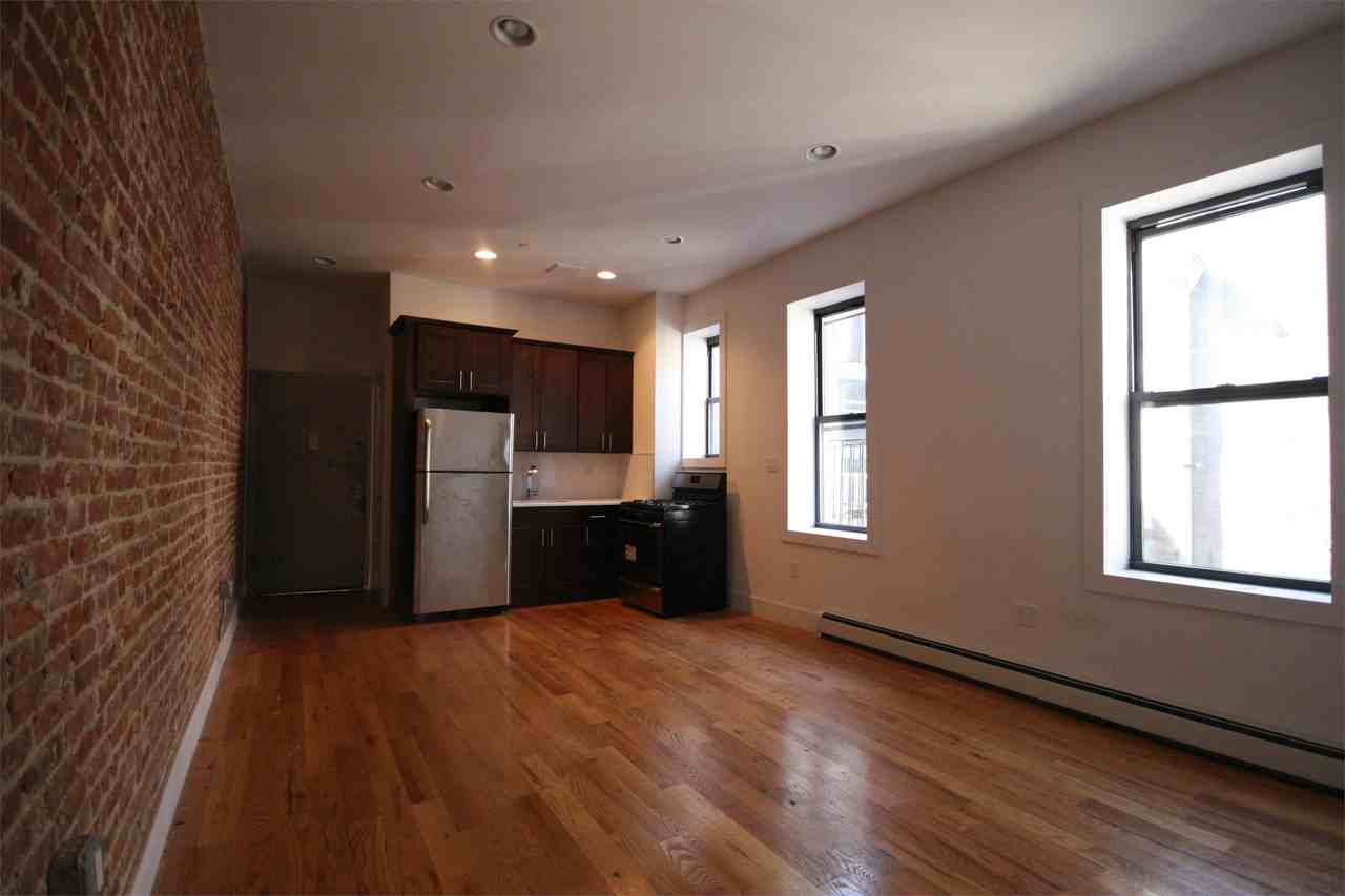 229 bainbridge St - Photo 2 of 5