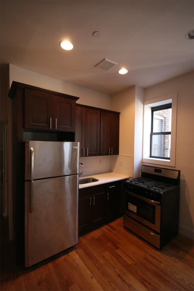 229 bainbridge St - Photo 3 of 5