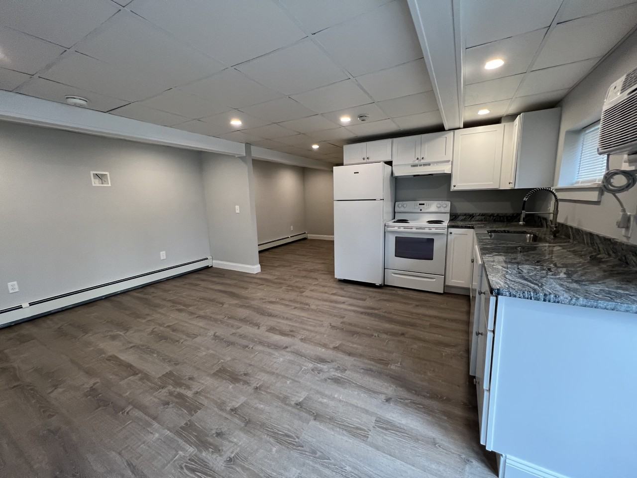 11 Lawrence Ave #R - Photo 4 of 9