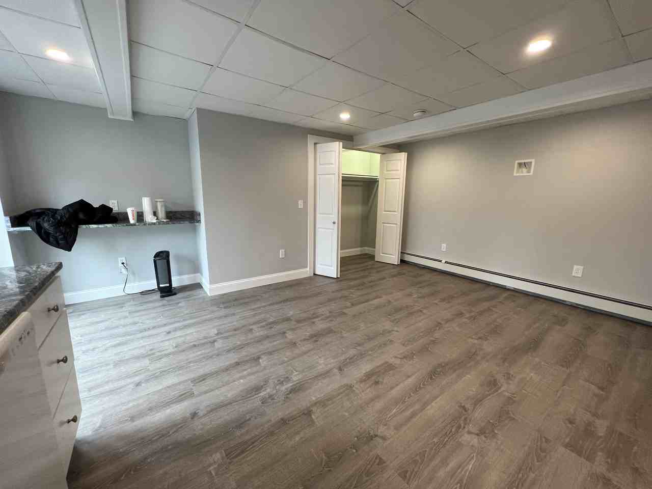 11 Lawrence Ave #R - Photo 5 of 9