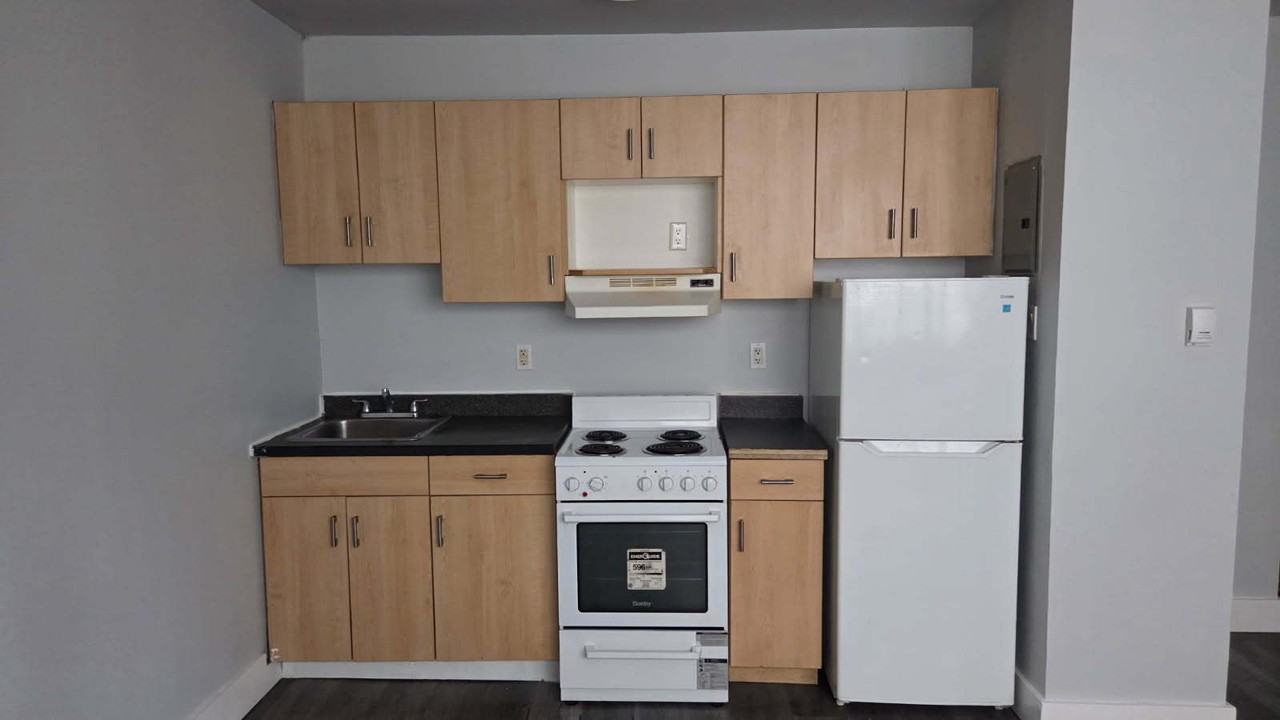 570 Ellice Ave - Photo 6 of 26