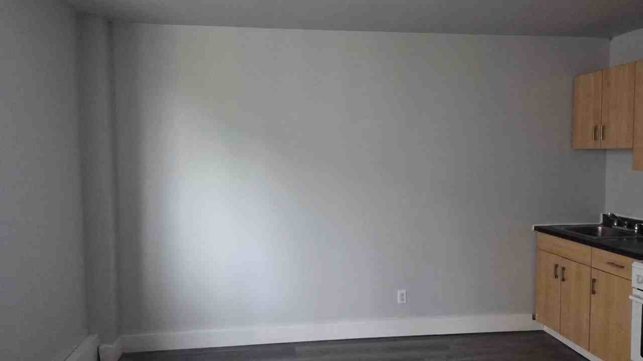570 Ellice Ave - Photo 7 of 26