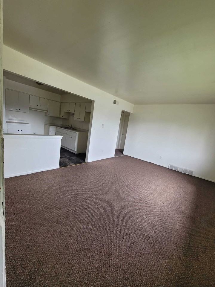 5839 North 84th Street - Photo 2 of 7