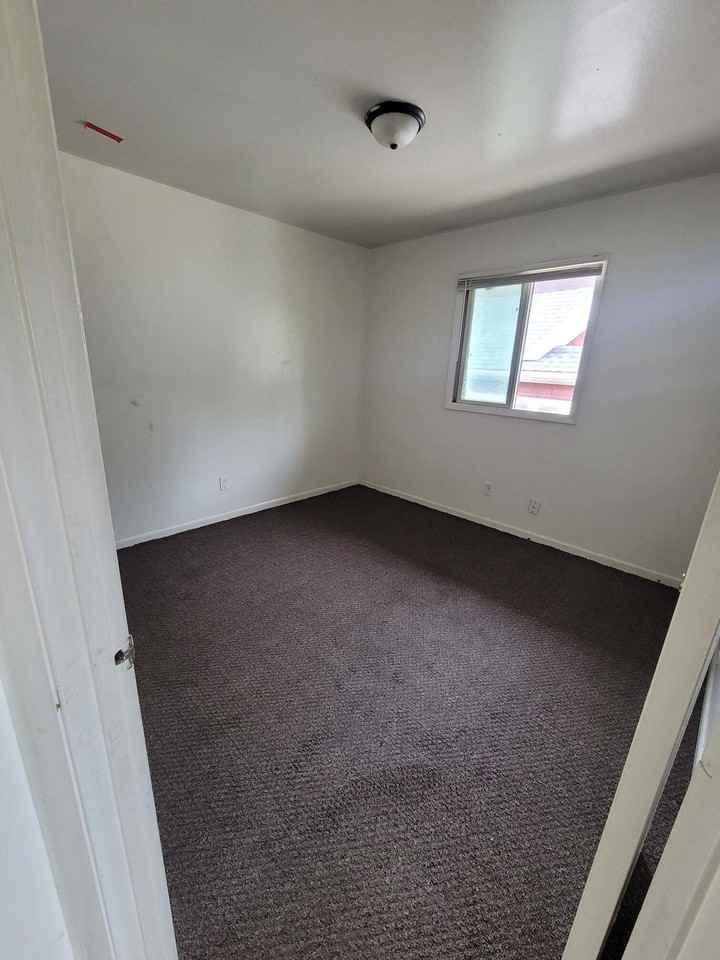 5839 North 84th Street - Photo 6 of 7