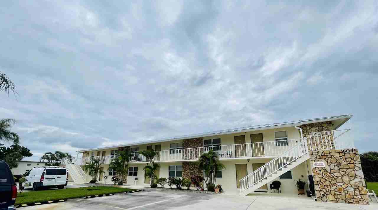 Palm City Apartments - Photo 7 of 19