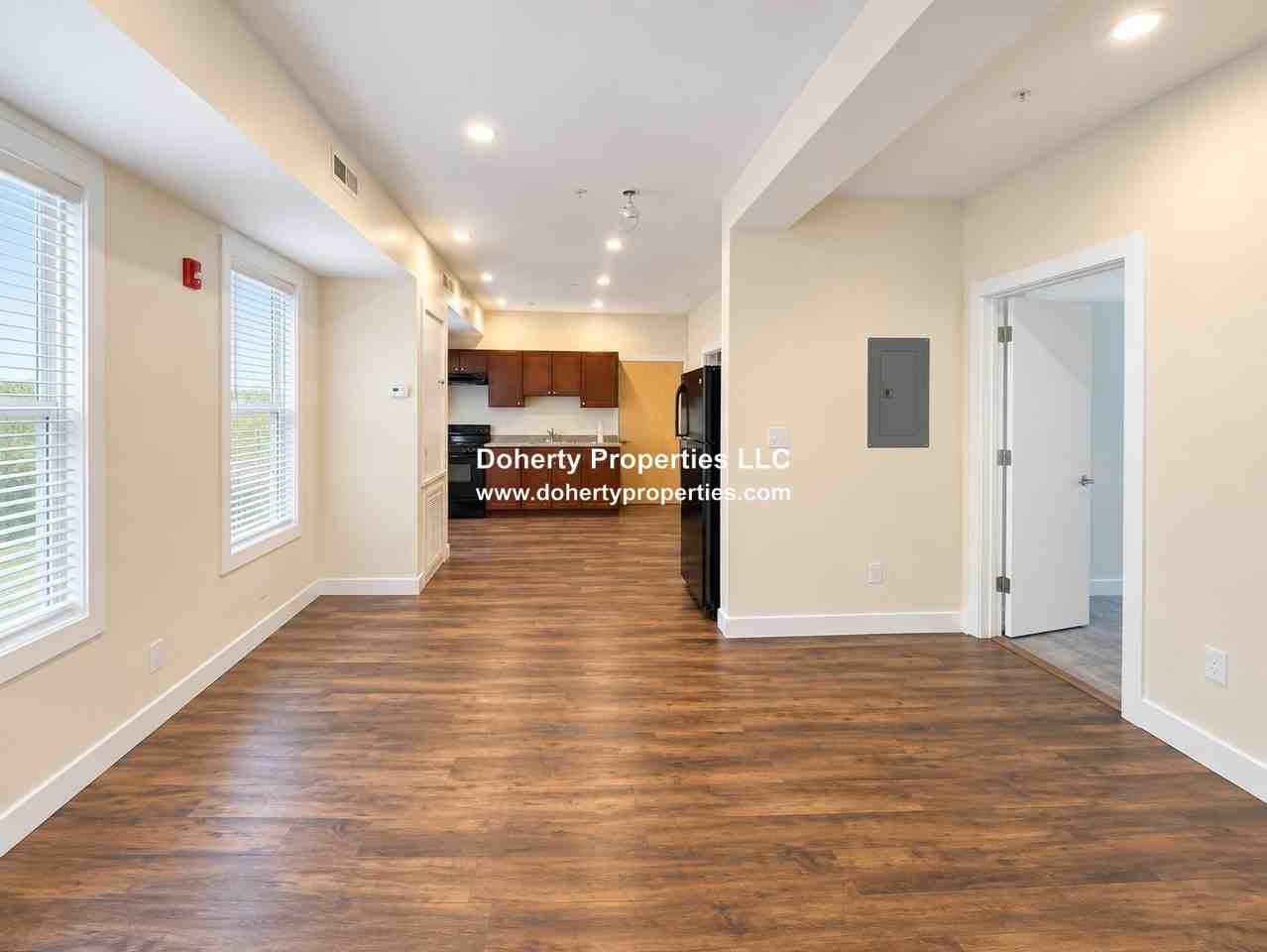178 University Ave #2 - Photo 2 of 6