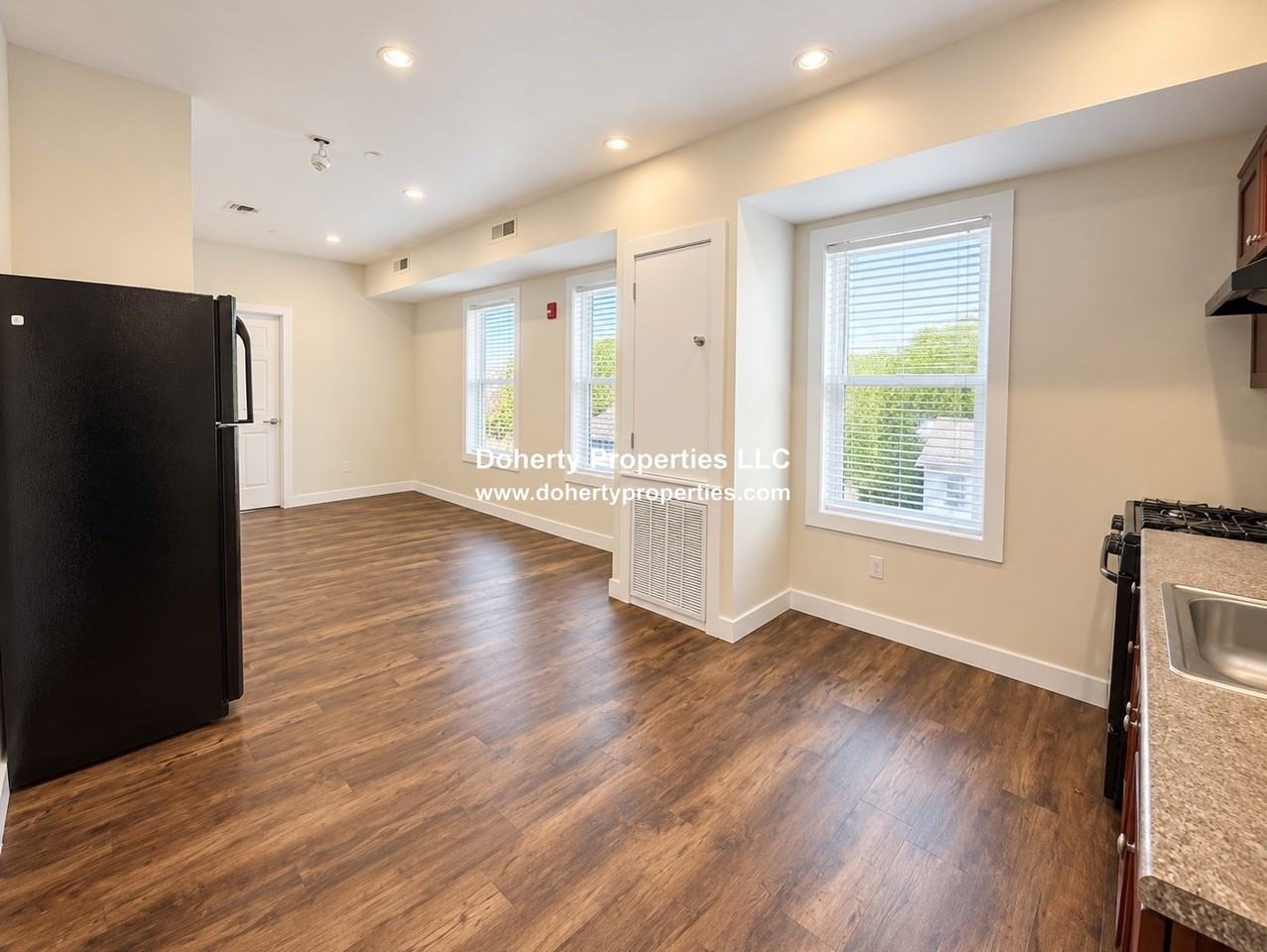 178 University Ave #2 - Photo 3 of 6