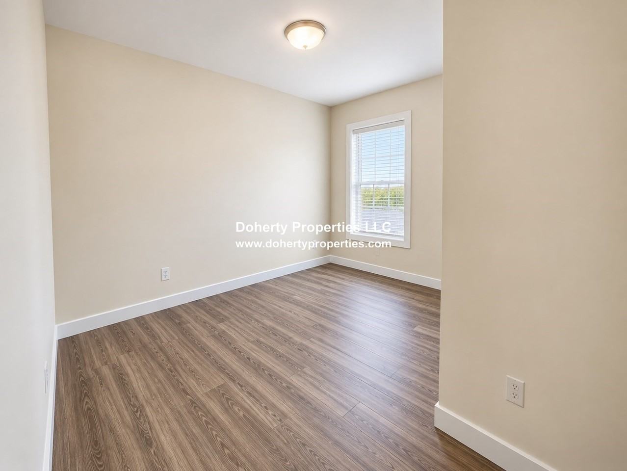 178 University Ave #2 - Photo 4 of 6