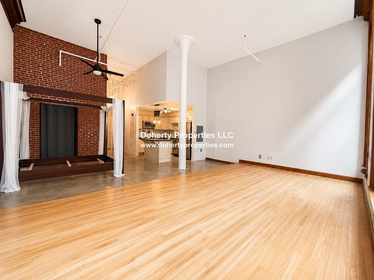 172 Middle St #206 - Photo 3 of 14