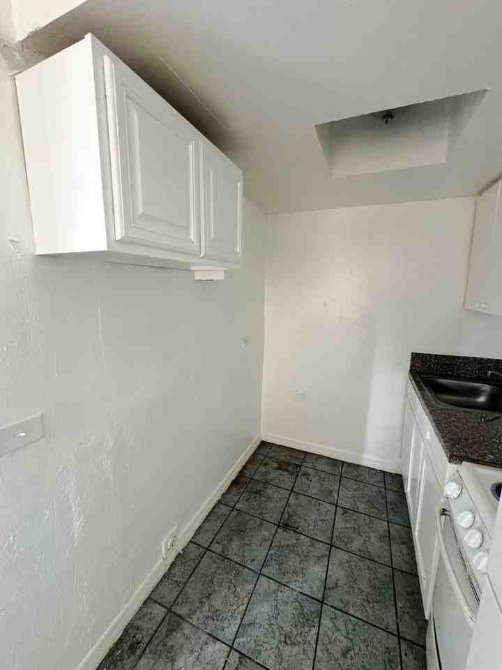 820 LIBERTY LLC - Photo 5 of 9