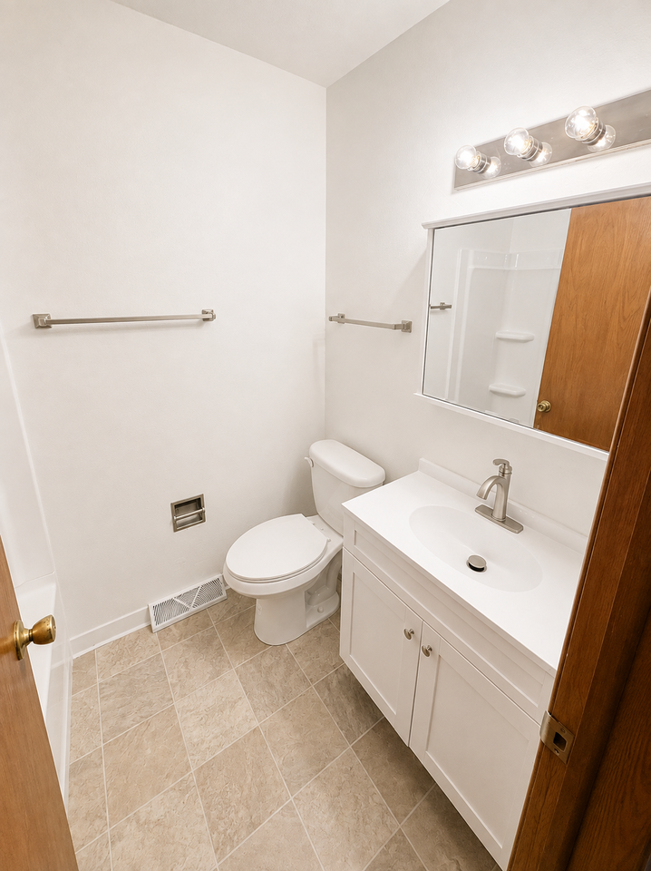 Midway Apartments - Photo 3 of 6