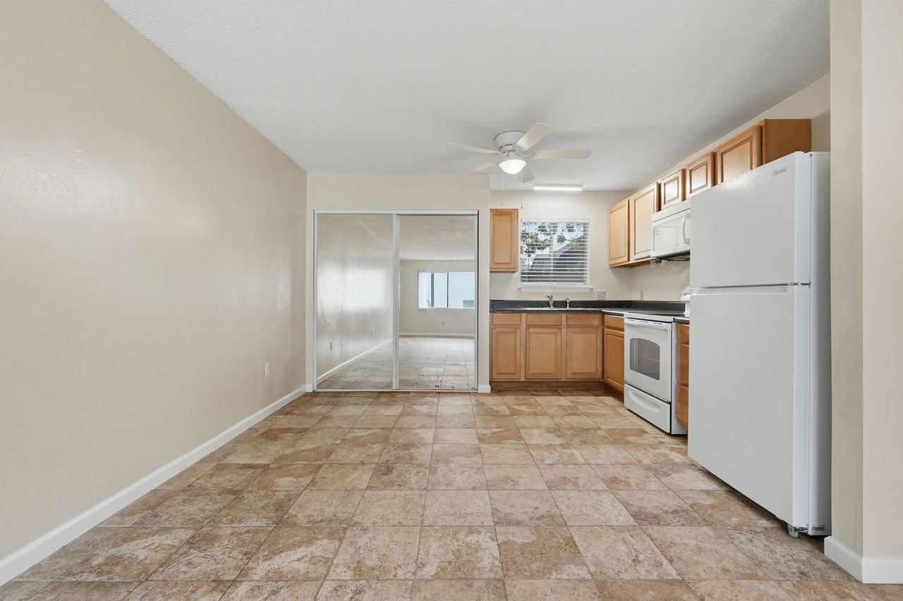 CPN-College Park Condominium - Photo 7 of 22
