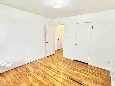 Catalina Apartments - Photo 3 of 25