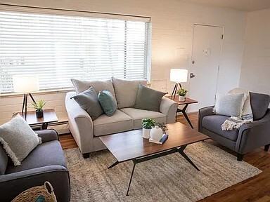 Catalina Apartments - Photo 7 of 25