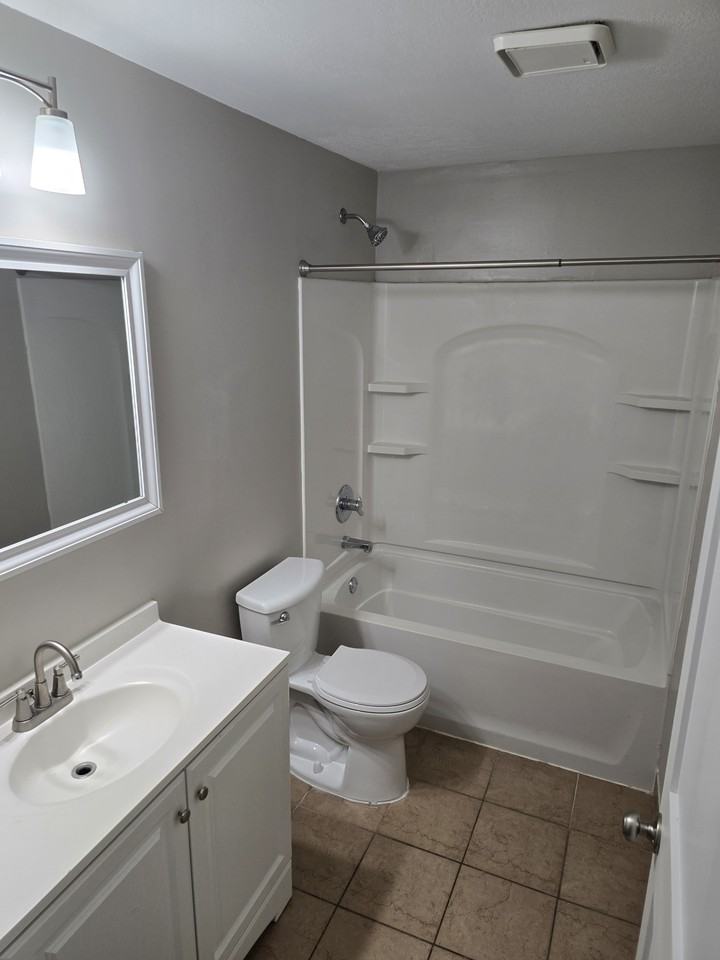 1562 Motor Avenue - Photo 4 of 8