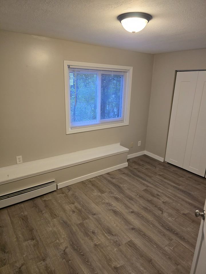 1562 Motor Avenue - Photo 7 of 8