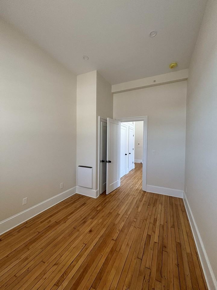 71 Montague City Road - Photo 6 of 11