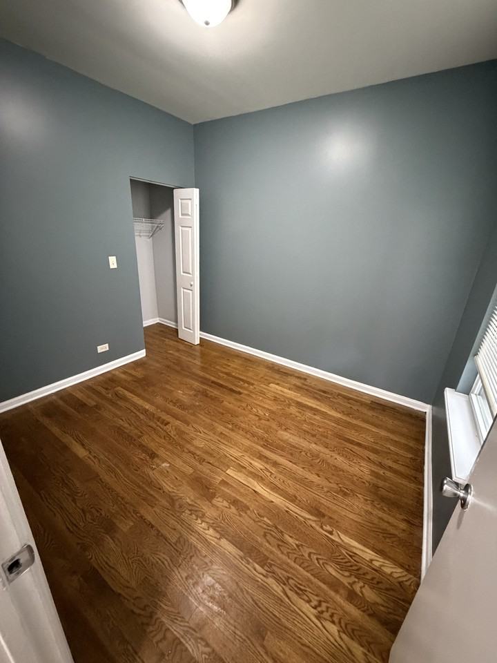 6045 South Rhodes Avenue - Photo 3 of 7