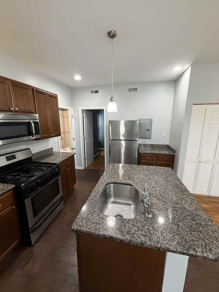 6045 South Rhodes Avenue - Photo 7 of 7