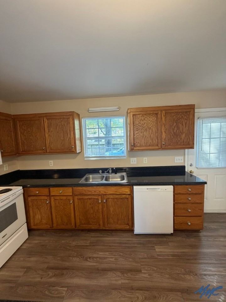 318 E Bell St #A - Photo 4 of 25