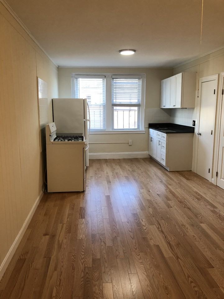 77 Main St #6 - Photo 2 of 7