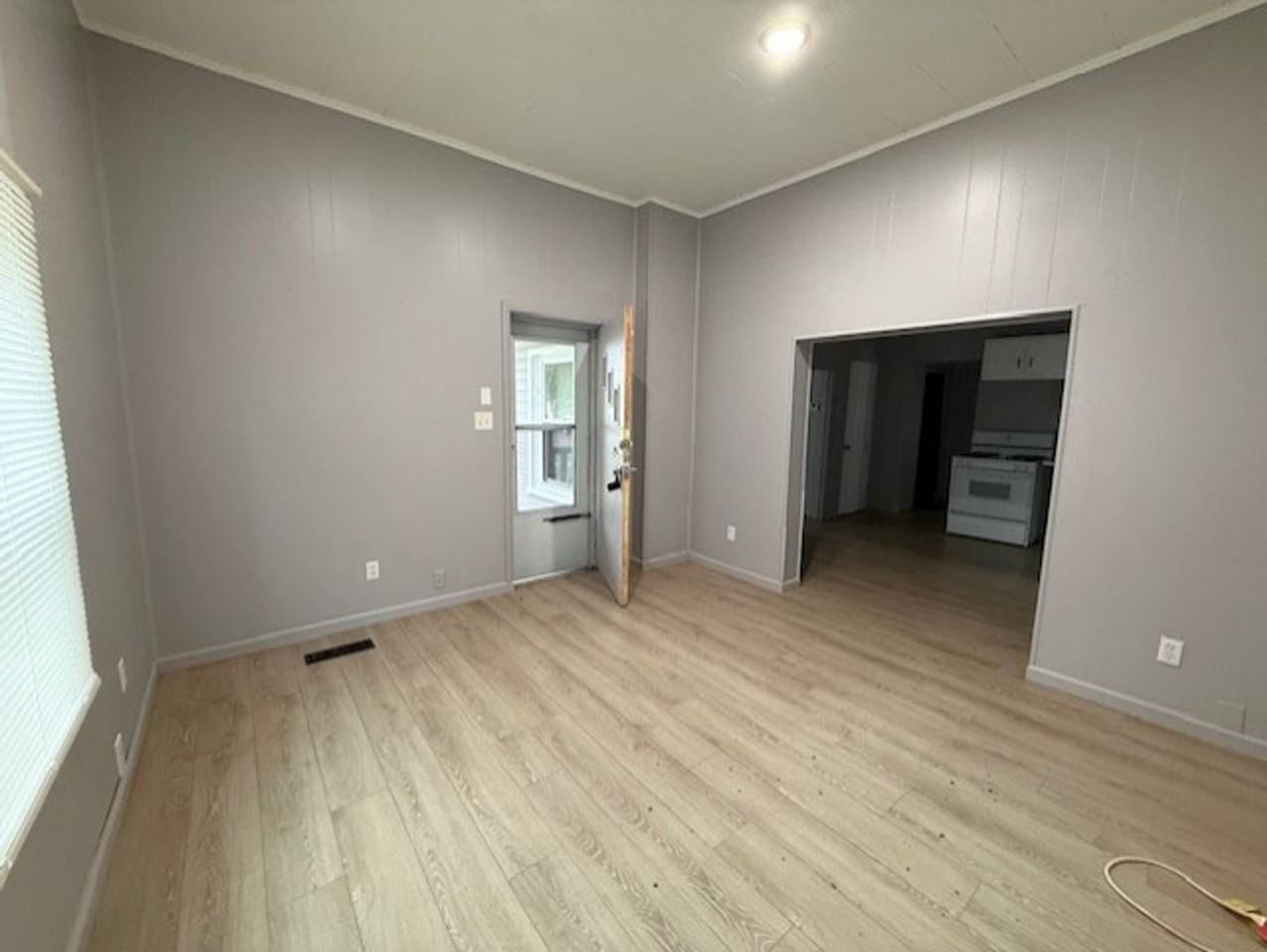 1635 Maple St - Photo 3 of 13