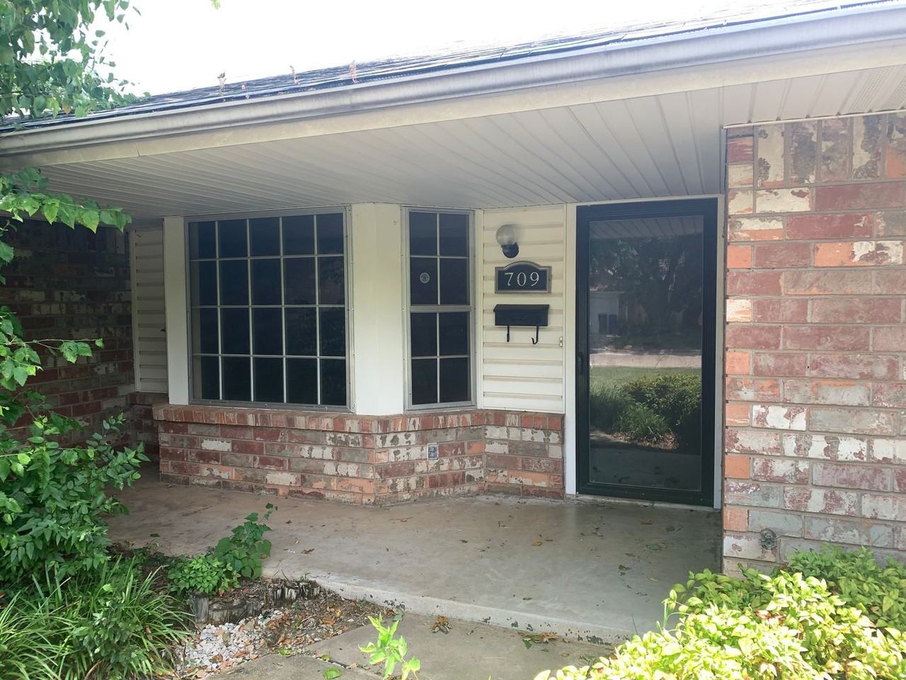 709 Reed Ave - Photo 2 of 10
