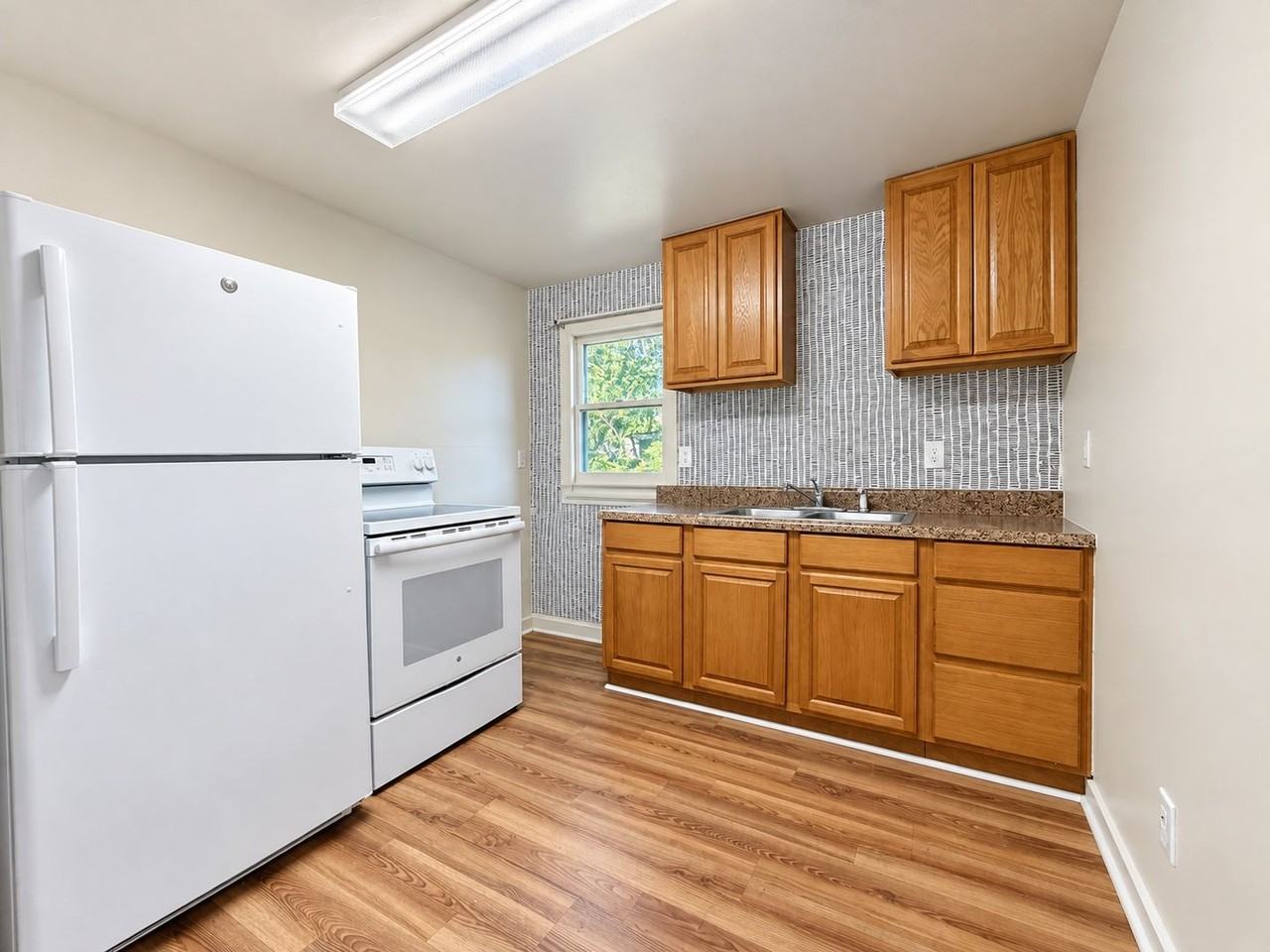 620 Nw 40th Ave - Photo 6 of 15