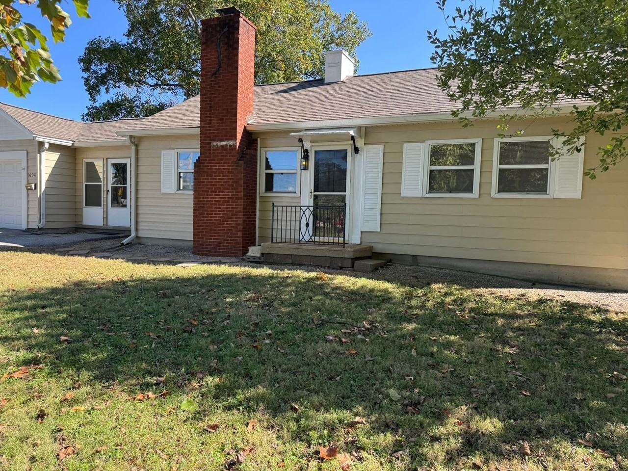 608 N Jefferson St - Photo 2 of 19