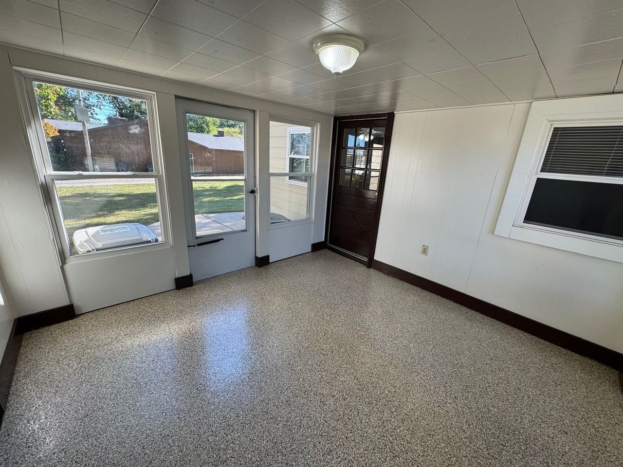 608 N Jefferson St - Photo 5 of 19