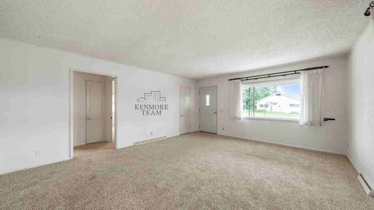 510 Sanford Ave - Photo 5 of 33
