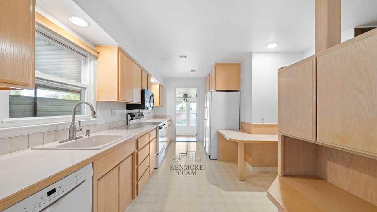 510 Sanford Ave - Photo 6 of 33