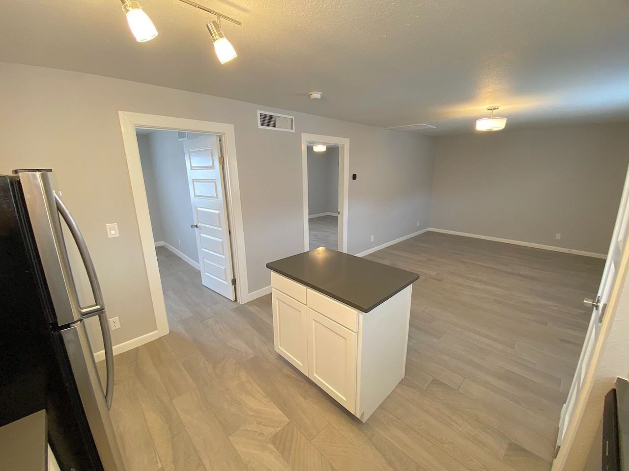 2723 Sacramento Ave #C - Photo 5 of 13