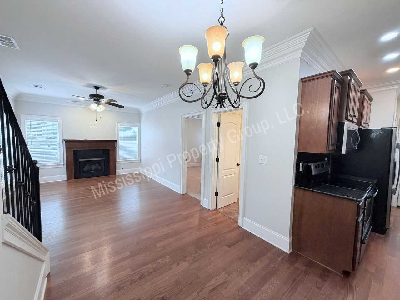 152 Falls Grove Dr - Photo 5 of 31