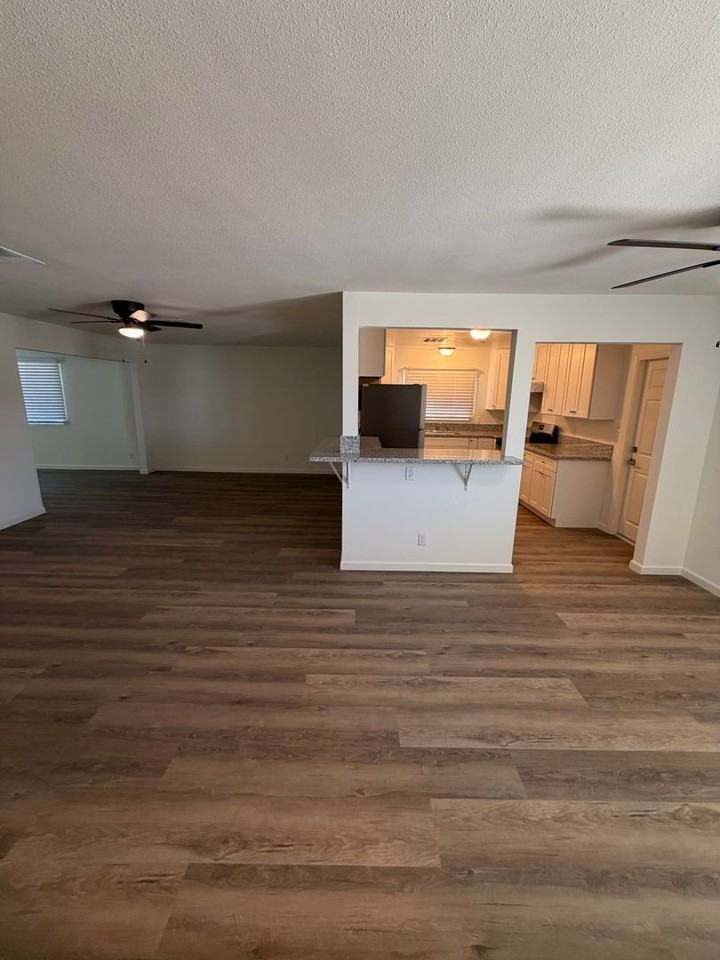 2444 Dewitt Ave - Photo 2 of 24