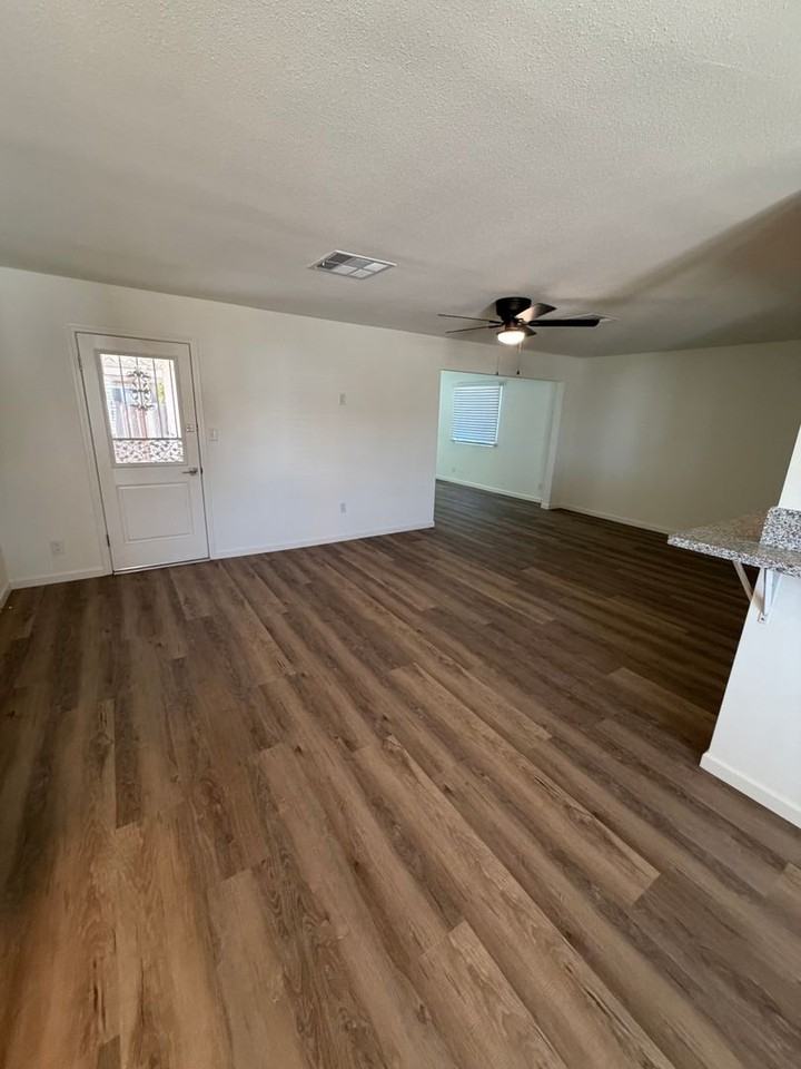 2444 Dewitt Ave - Photo 3 of 24