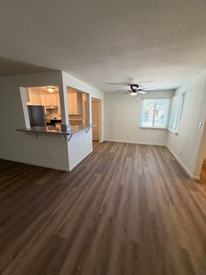 2444 Dewitt Ave - Photo 4 of 24