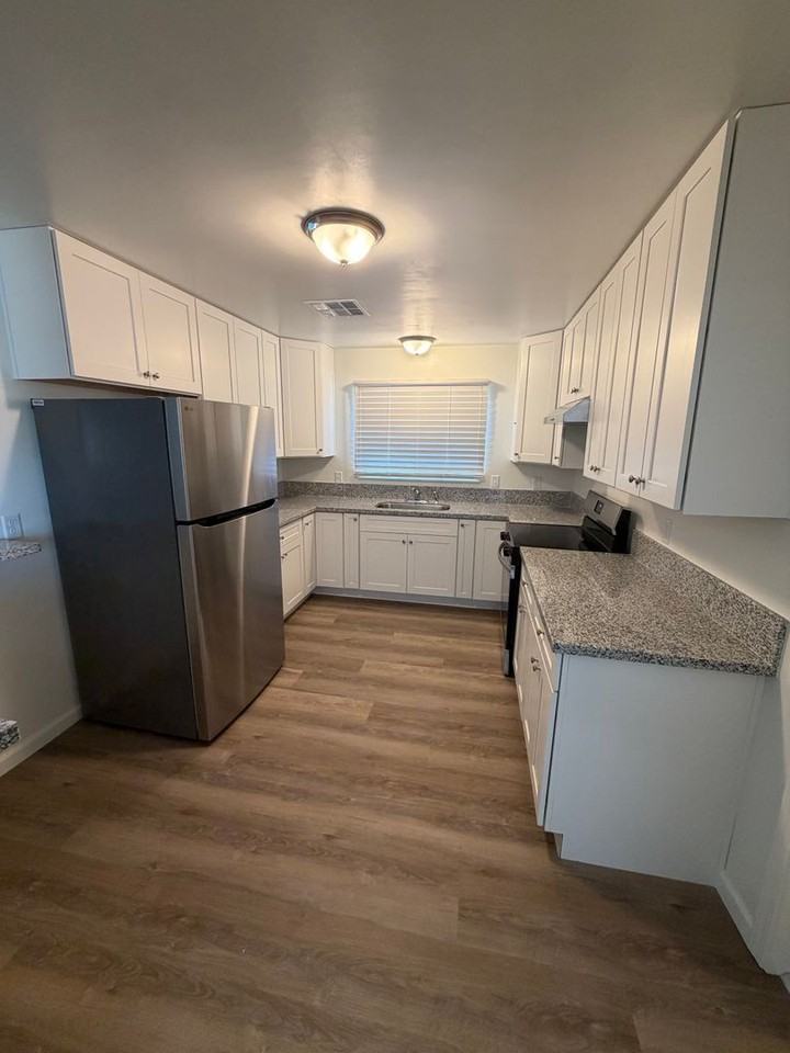 2444 Dewitt Ave - Photo 5 of 24