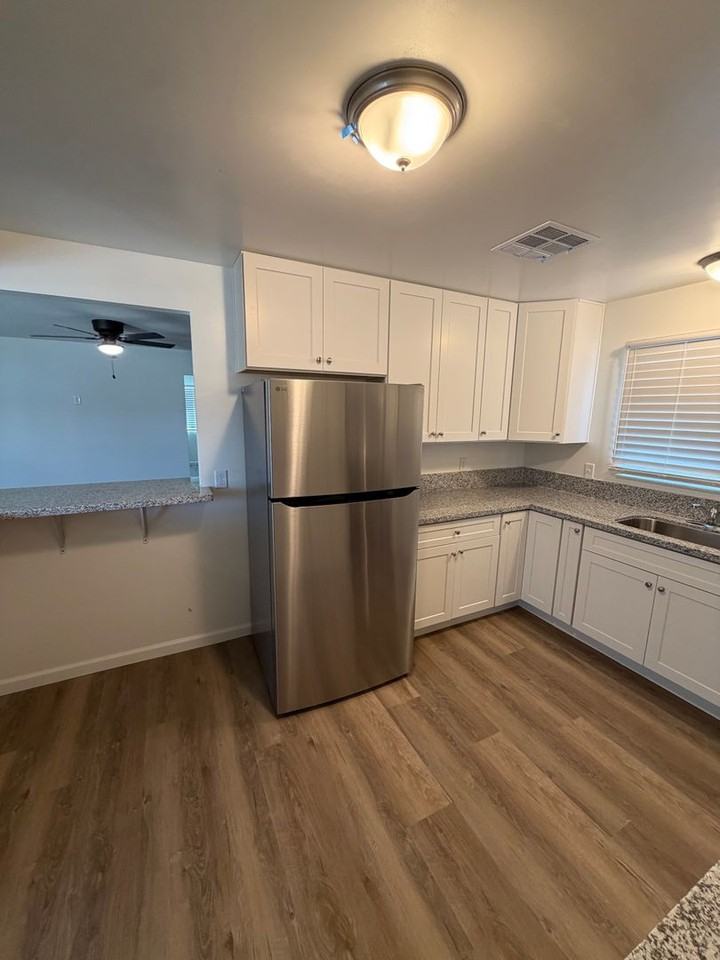 2444 Dewitt Ave - Photo 7 of 24