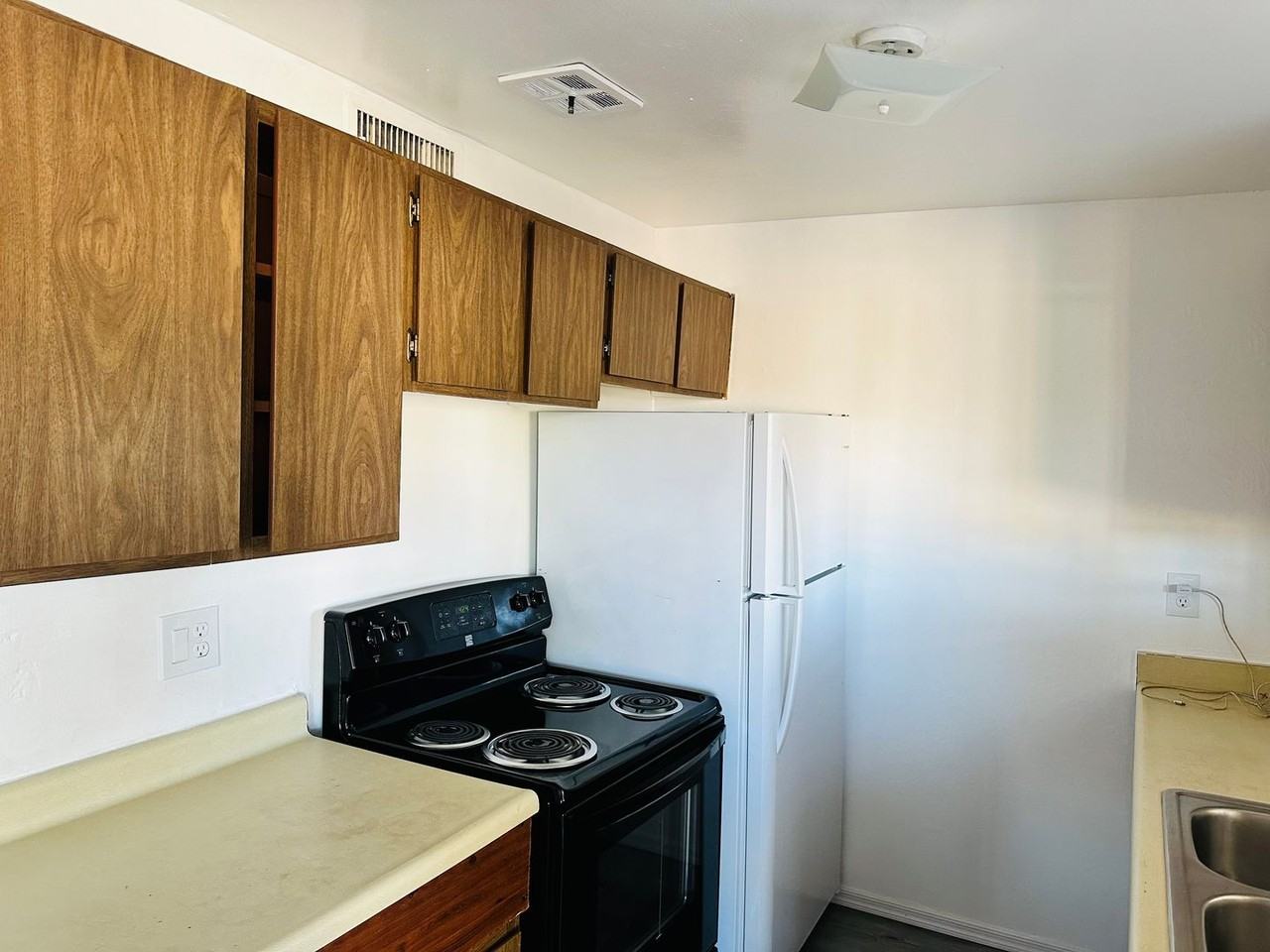 7113 E Freestone Dr - Photo 2 of 10