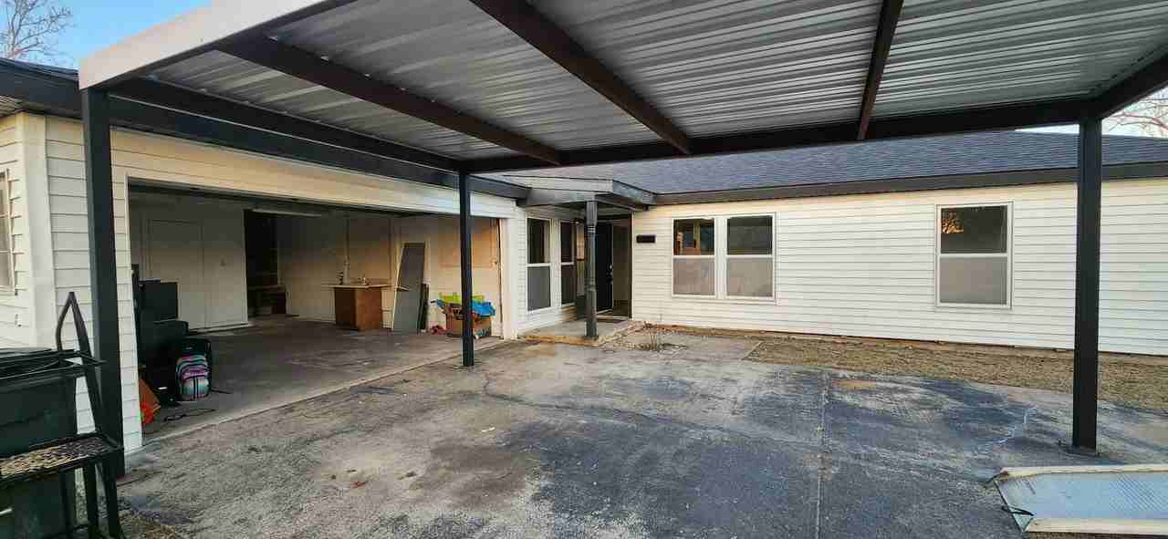 1715 Walton Walker Dr - Photo 5 of 25
