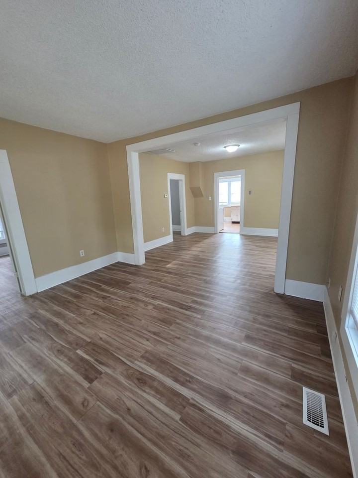 1350 S Greenwood Ave - Photo 3 of 12