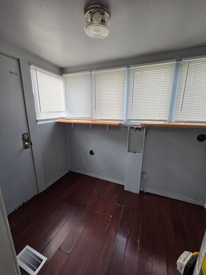 1350 S Greenwood Ave - Photo 7 of 12