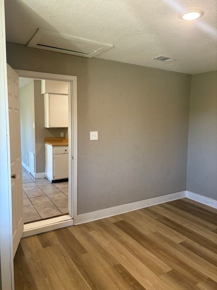 1028 Rickey Cir - Photo 6 of 19