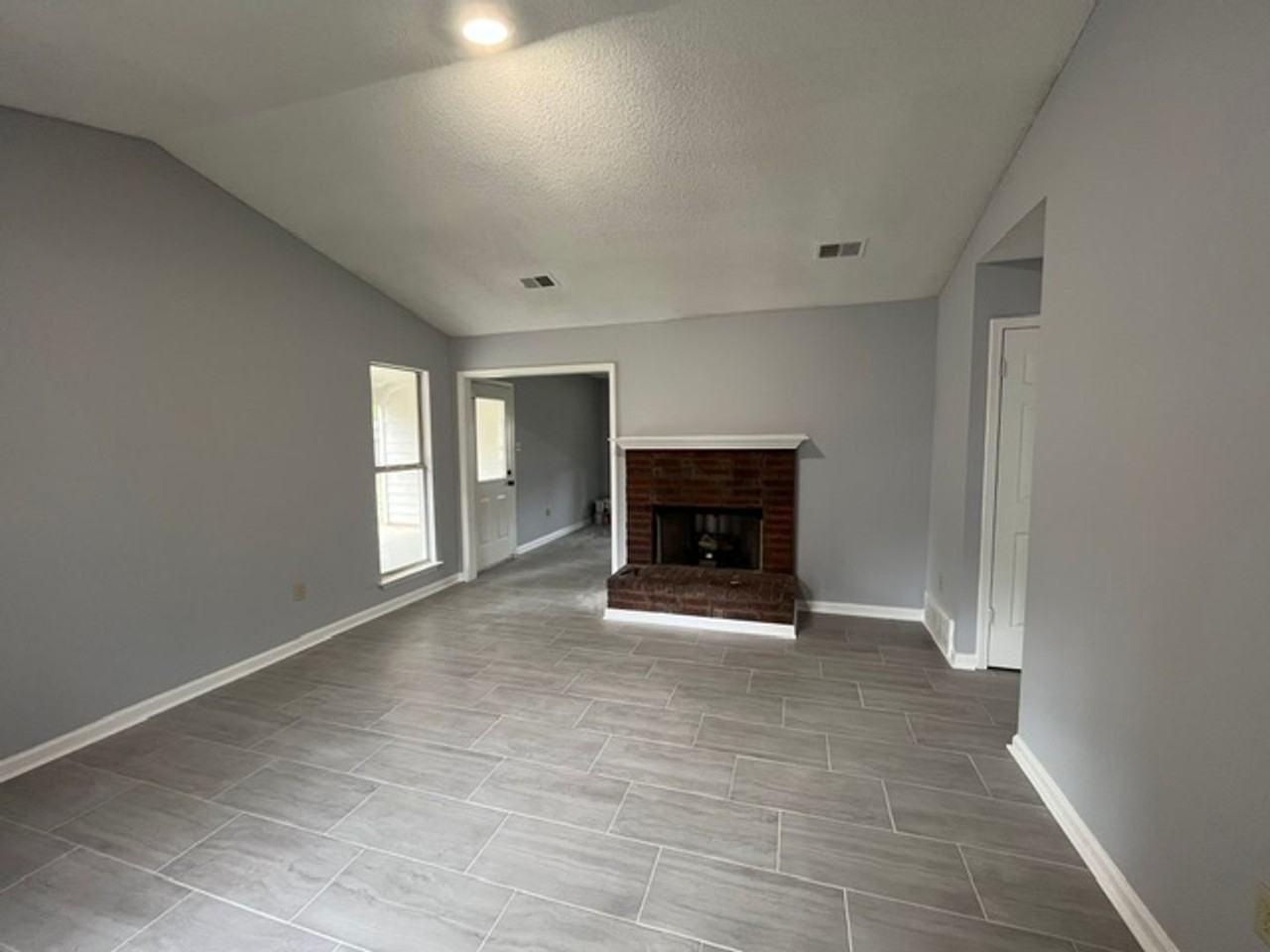 4158 Highgate Dr - Photo 2 of 11