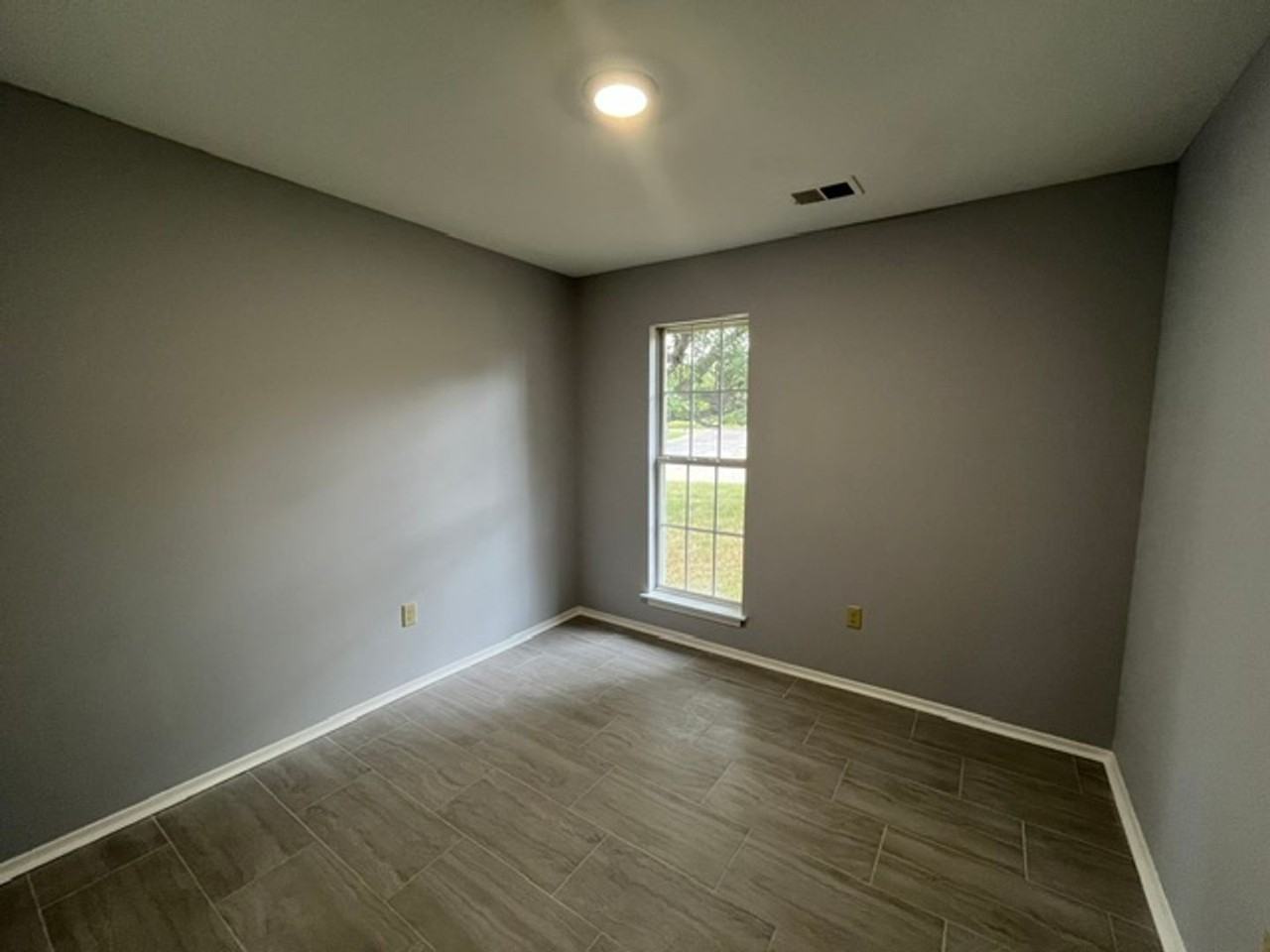 4158 Highgate Dr - Photo 5 of 11