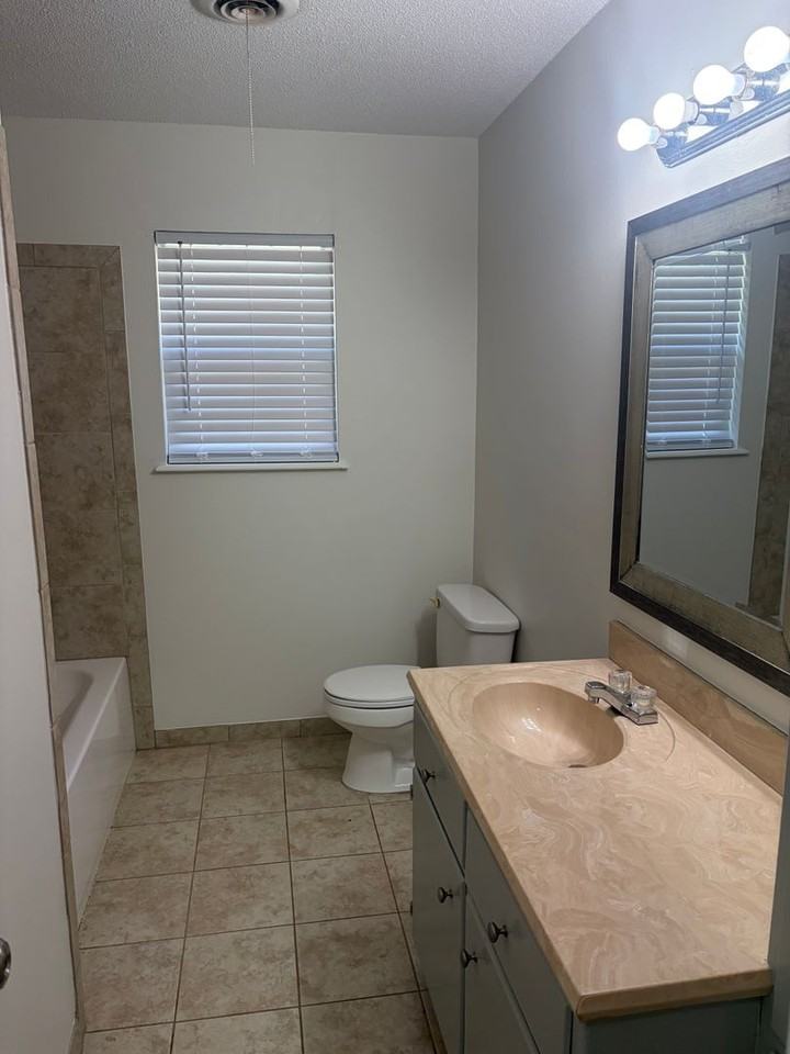 502 8th St - Photo 6 of 13