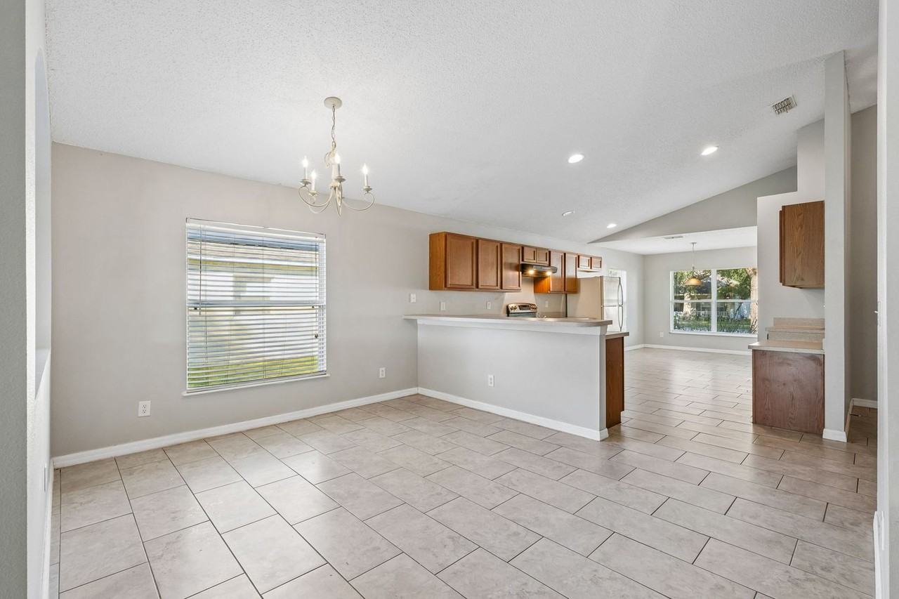 4090 Waltham Forest Dr - Photo 5 of 20