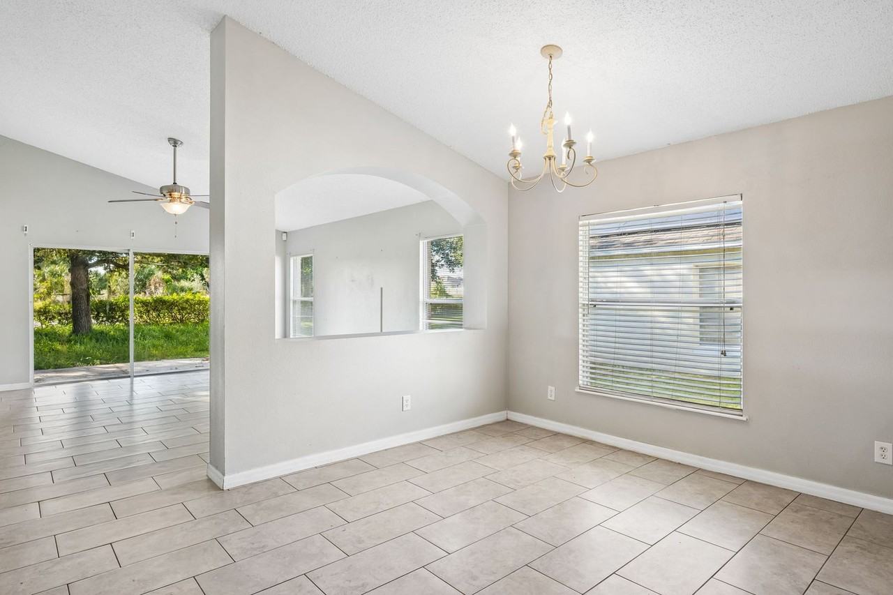 4090 Waltham Forest Dr - Photo 7 of 20