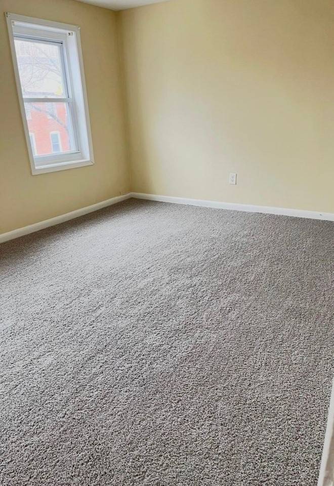 130 S Schroeder St - Photo 4 of 11